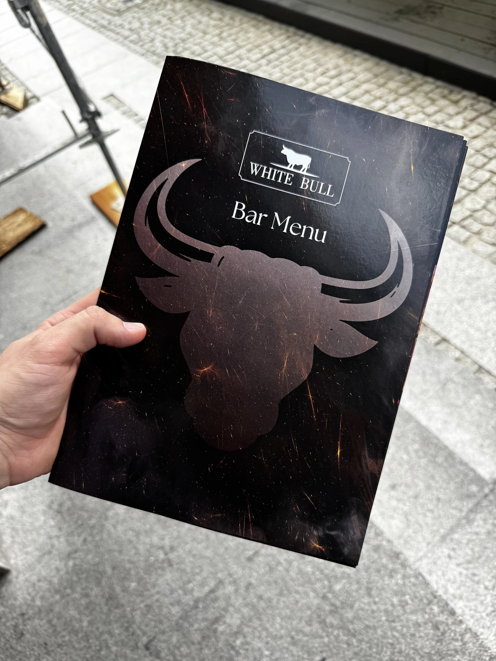 Karta menu Whitebull Steak House zaprojektowana przez Filipa Kępkę